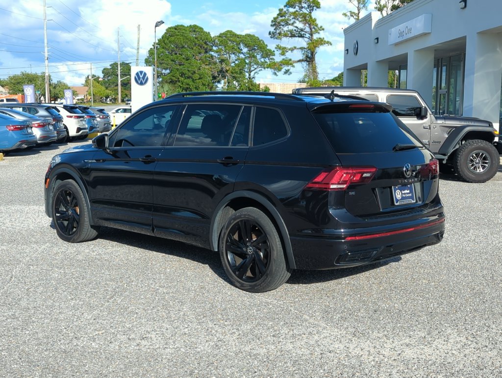 Certified 2023 Volkswagen Tiguan SE R-Line FWD image 5