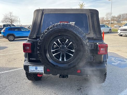 Used 2024 Jeep Wrangler Unlimited Rubicon AWD/4WD image 27