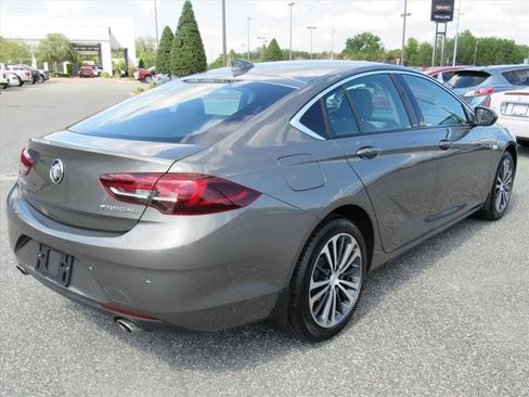 Used 2018 Buick Regal Essence w/ Driver Confidence Package #1 FWD image 7