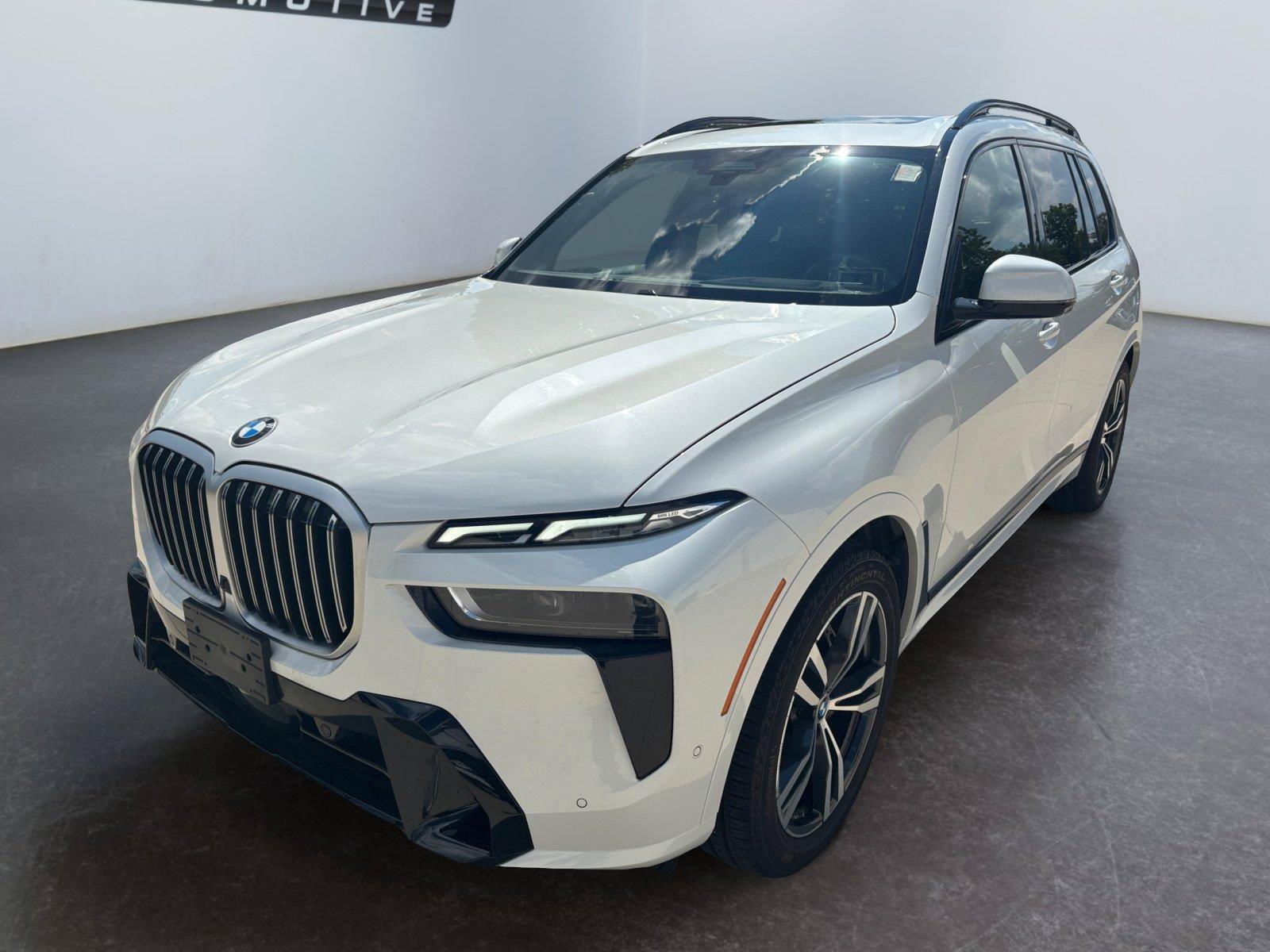Used 2026 BMW X7 xDrive40i AWD/4WD image 9
