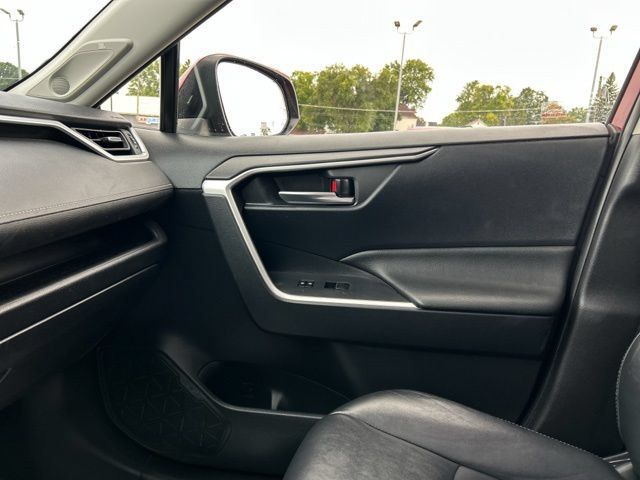 Used 2019 Toyota RAV4 XLE Premium w/ Cold Weather Package AWD/4WD image 43