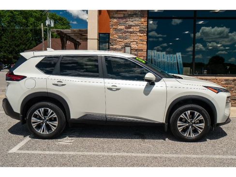 Used 2023 Nissan Rogue SV AWD/4WD image 2