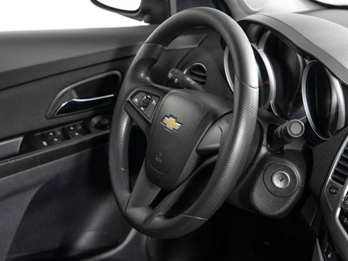 Used 2014 Chevrolet Cruze LT image 24