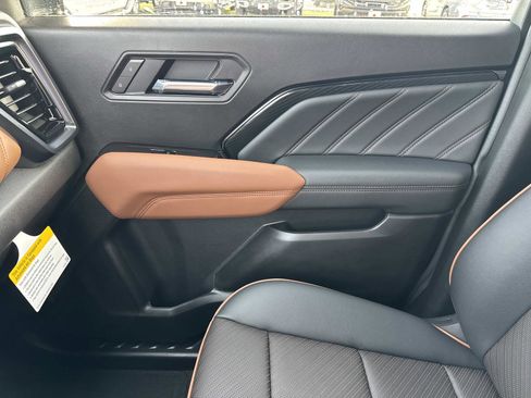 New 2026 GMC Canyon AT4 w/ AT4 Premium Package image 27