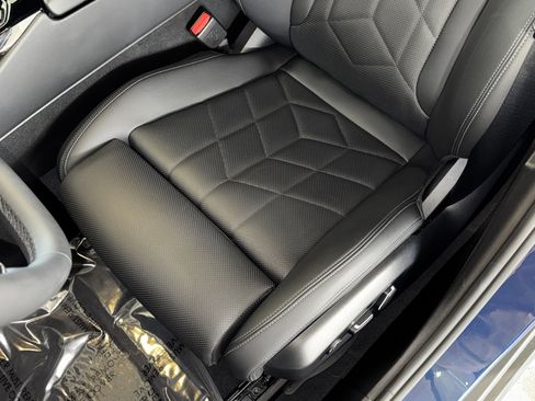 Certified 2025 BMW 530i image 34