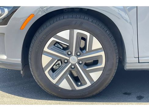 Used 2023 Hyundai Kona Limited FWD image 11
