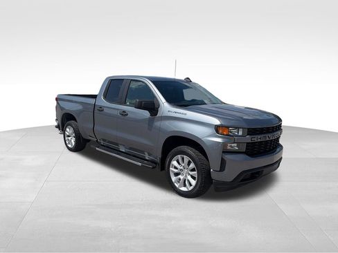 Used 2019 Chevrolet Silverado 1500 Custom w/ Custom Value Package AWD/4WD image 8