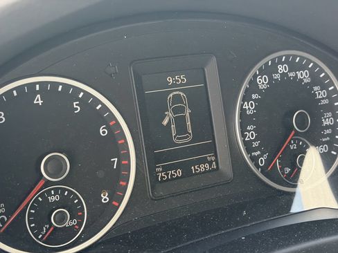 Used 2014 Volkswagen Tiguan S FWD image 9