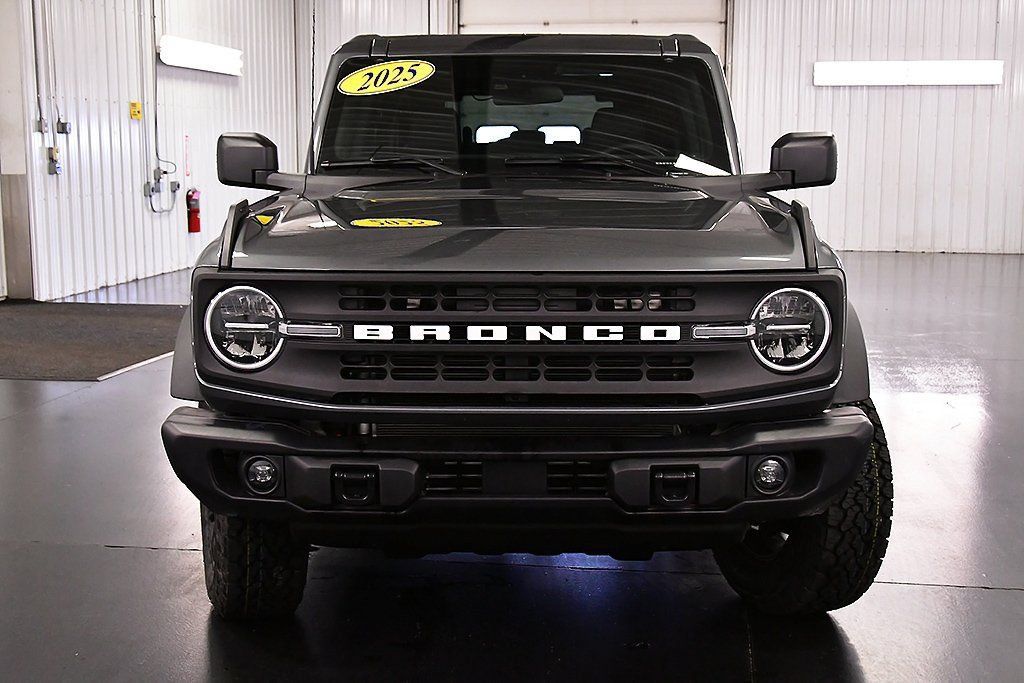 New 2025 Ford Bronco Big Bend w/ Black Diamond Package AWD/4WD image 2