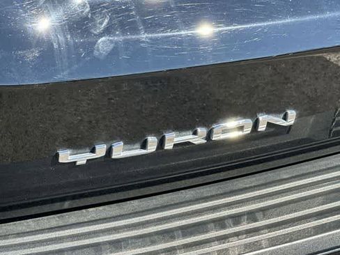 Used 2021 GMC Yukon AT4 AWD/4WD image 32