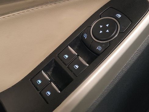 Used 2020 Ford Explorer XLT w/ Equipment Group 202A image 27