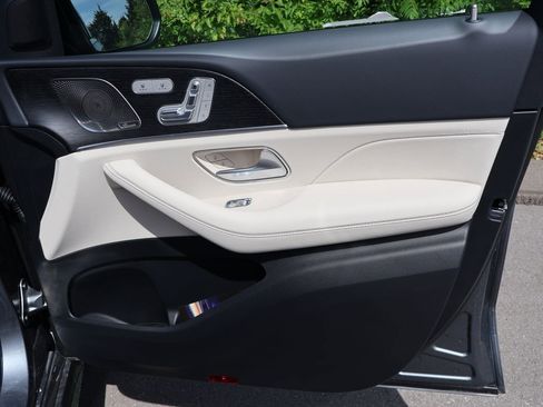 New 2026 Mercedes-Benz GLS 450 4MATIC image 11