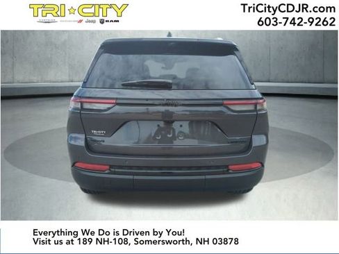 New 2025 Jeep Grand Cherokee Limited w/ Luxury Tech Group II image 5