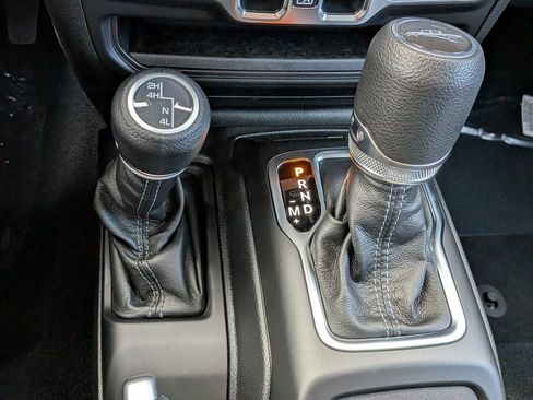 New 2026 Jeep Gladiator Sport image 18