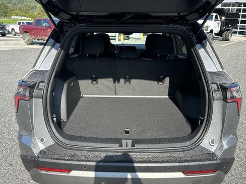 Certified 2025 Chevrolet Equinox LT w/ Safety and Technology Package image 11