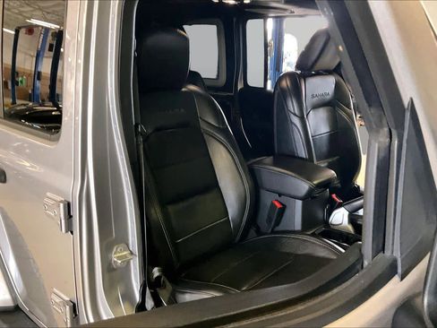 Used 2019 Jeep Wrangler Unlimited Sahara AWD/4WD image 8