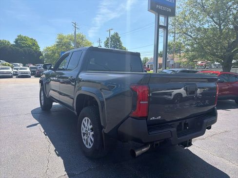 Used 2024 Toyota Tacoma SR AWD/4WD image 5