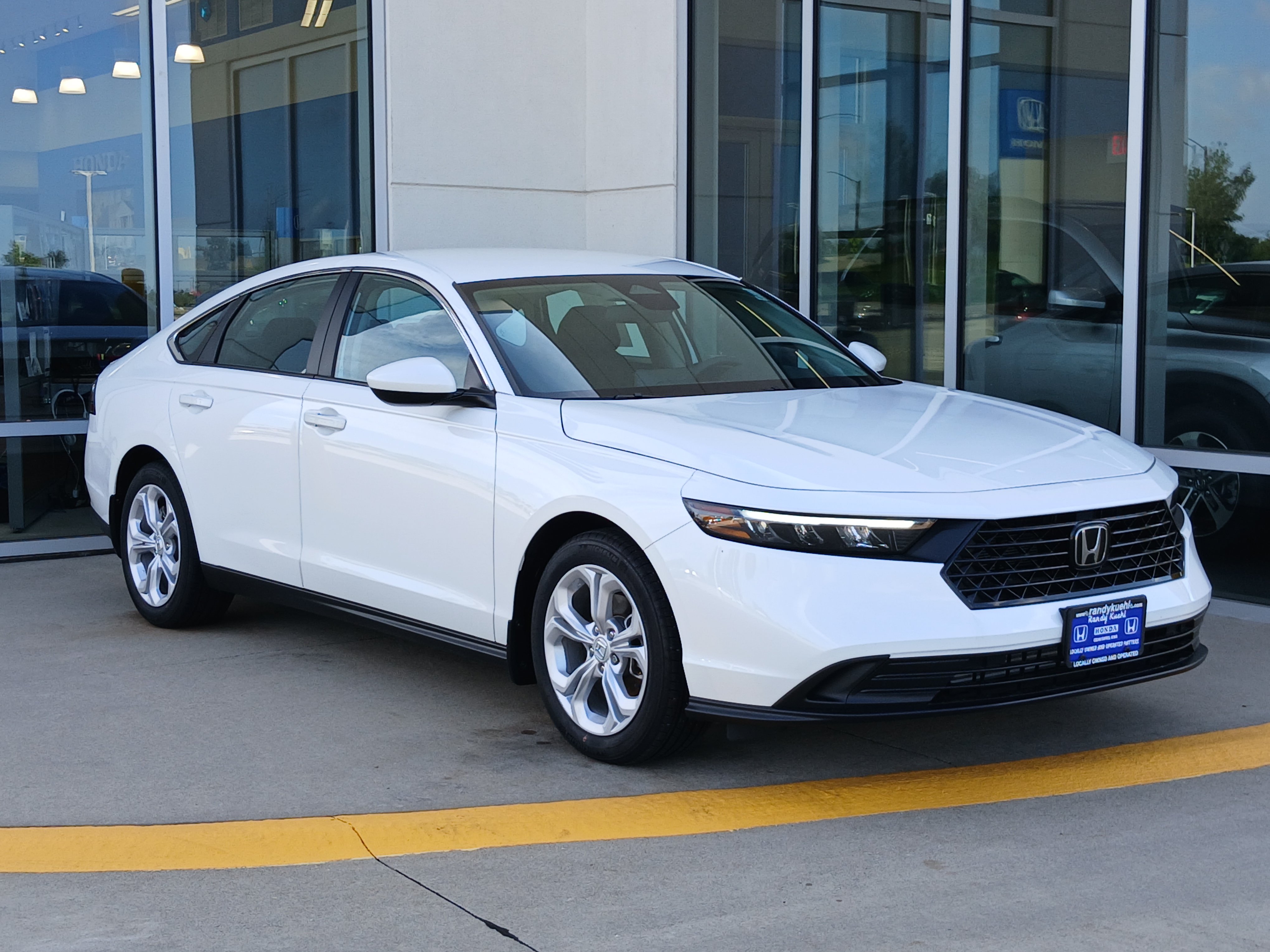 Used 2025 Honda Accord LX image 5