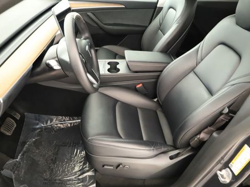 Used 2023 Tesla Model Y Long Range image 23