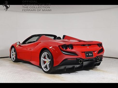 Certified 2022 Ferrari F8 Tributo RWD image 2