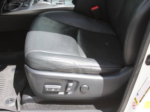 Used 2016 Toyota 4Runner Limited AWD/4WD image 24