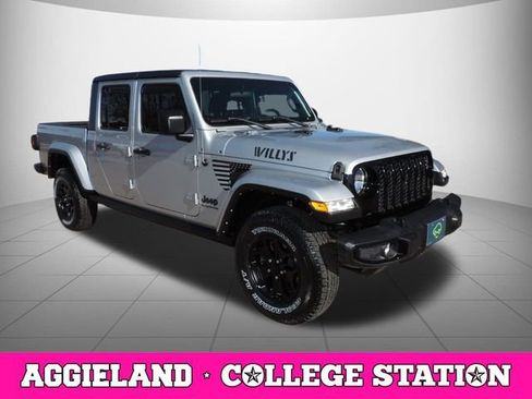 Used 2022 Jeep Gladiator Sport image 3