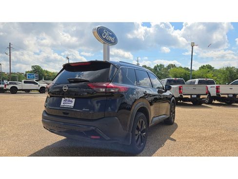 Used 2023 Nissan Rogue SV w/ SV Premium Package FWD image 5