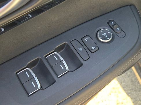 Certified 2025 Acura ADX AWD image 24