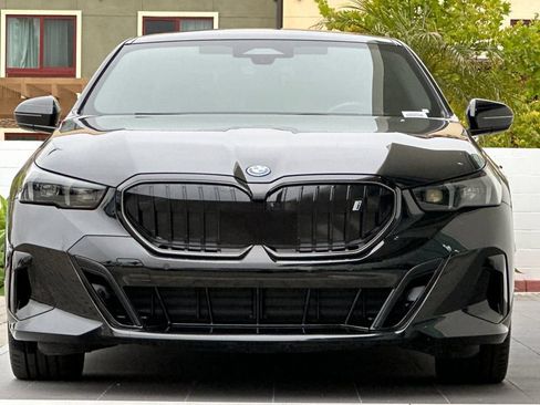Used 2024 BMW i5 eDrive40i w/ Executive Package RWD image 8