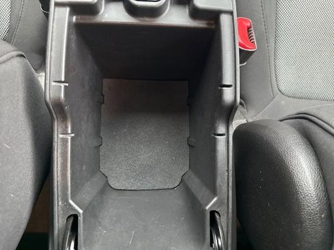 Used 2013 Chevrolet Captiva Sport LS image 23