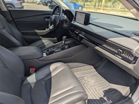 Used 2024 Honda Accord Touring image 13