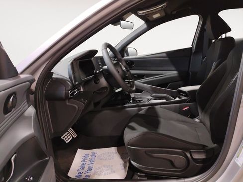 Used 2025 Hyundai Elantra Sport image 10