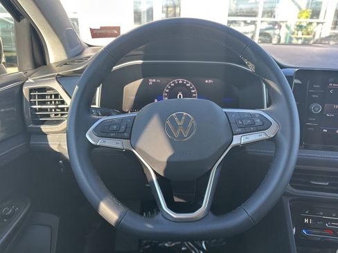 New 2026 Volkswagen Taos SE image 14