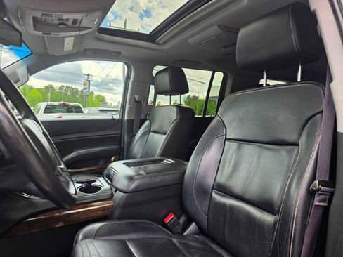 Used 2017 Chevrolet Suburban LT image 14