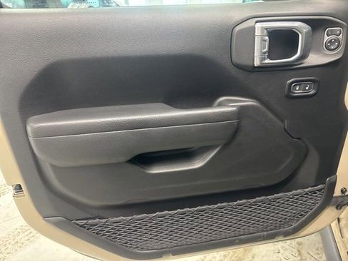 Used 2022 Jeep Wrangler Willys image 17