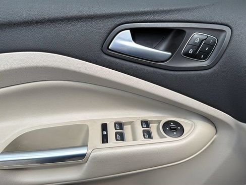 Used 2017 Ford Escape Titanium FWD image 23