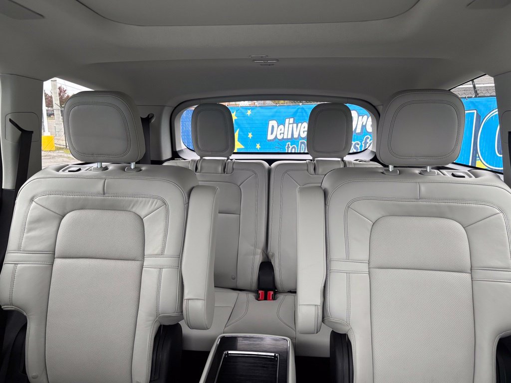 Used 2025 Lincoln Aviator Reserve w/ Equipment Group 201A AWD/4WD image 36