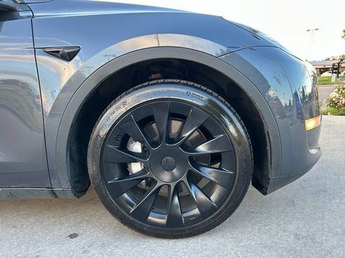Used 2023 Tesla Model Y Long Range AWD/4WD image 28