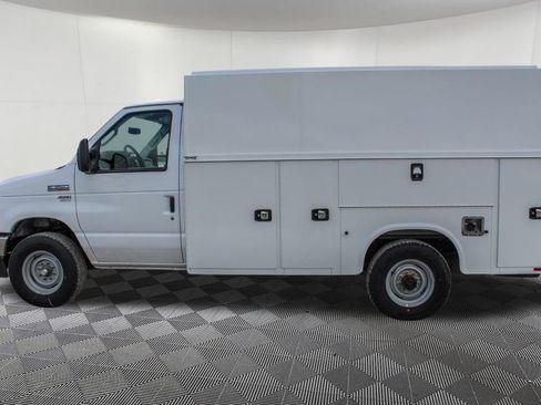 New 2025 Ford E-350 and Econoline 350 Super Duty w/ Power Equipment Group RWD image 10