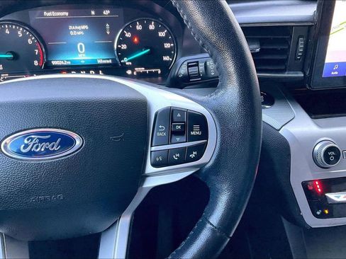 Used 2022 Ford Explorer XLT w/ Equipment Group 202A image 19