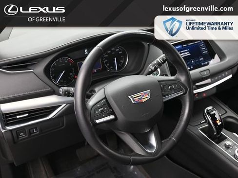 Used 2022 Cadillac XT4 Premium Luxury w/ Safety Alert Package AWD/4WD image 23