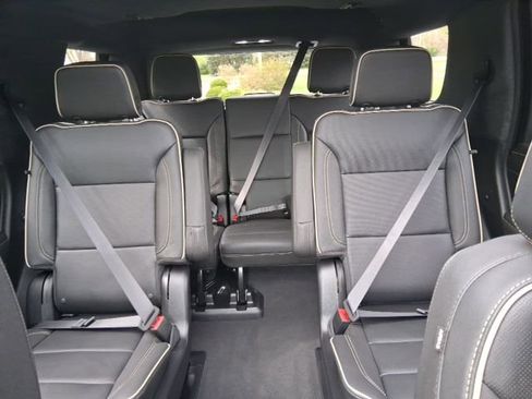 Used 2024 GMC Yukon SLT w/ SLT Premium Package AWD/4WD image 20