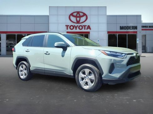 Used 2023 Toyota RAV4 XLE AWD/4WD image 7