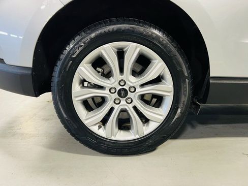 Used 2023 Ford Edge Titanium image 10