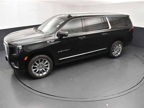 Used 2021 GMC Yukon XL Denali AWD/4WD image 14