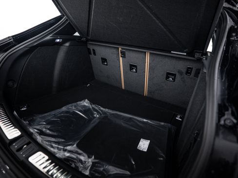 Certified 2026 Porsche Macan AWD/4WD image 25