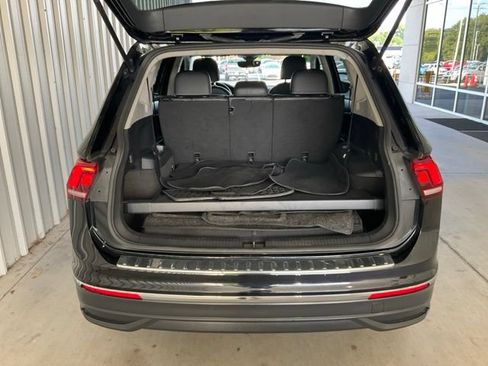 Used 2023 Volkswagen Tiguan SE FWD image 17