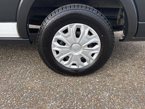 Used 2023 Ford Transit 350 XLT image 9