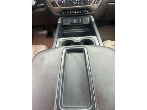 Used 2015 GMC Sierra 2500 Denali w/ Duramax Plus Package AWD/4WD image 10