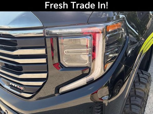 Used 2023 GMC Sierra 1500 AT4 w/ AT4 Premium Package AWD/4WD image 4